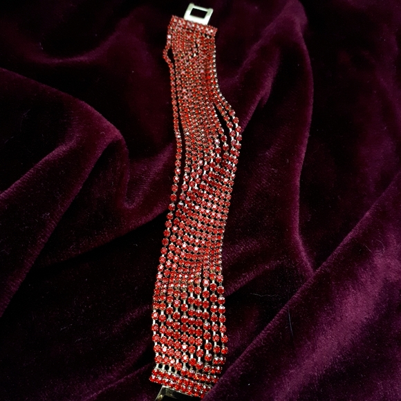 Multistrand bracelet with red rhinestones - Picture 2 of 10